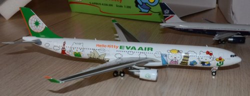 EVA AIR Airbus A330-300 "Hello Kitty Around the World" (JC Wings)